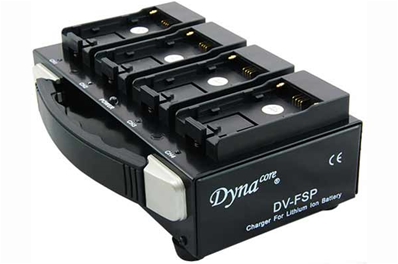 DYNACORE DV-FSP Cargador cuádruple para baterías tipo NPF y CGA.